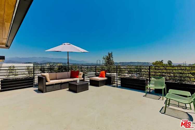 2901 Waverly Dr #3 Los Angeles, CA 90039