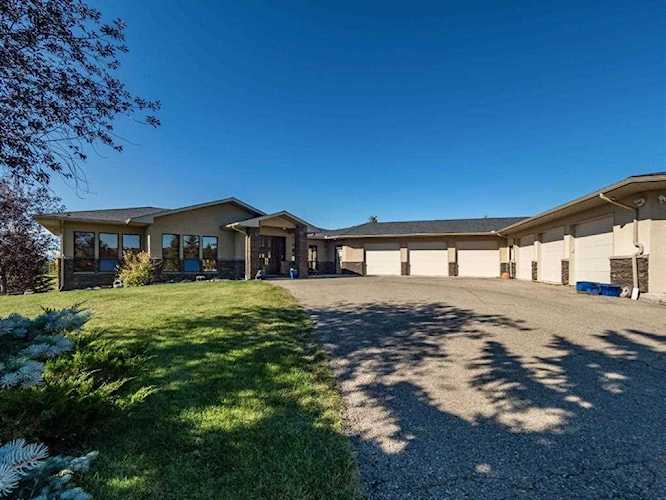 27 Bearspaw Meadows Ct Rural Rocky View County, AB T3L 2N2