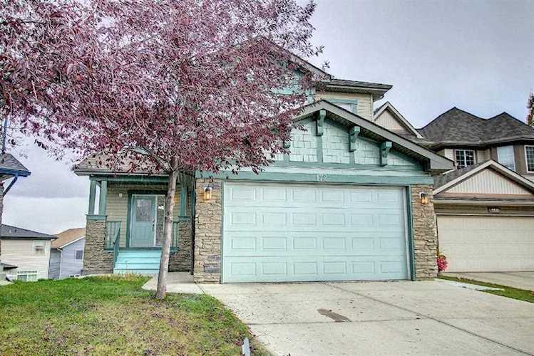 172 Panamount Manor Calgary, AB T3K 6H8