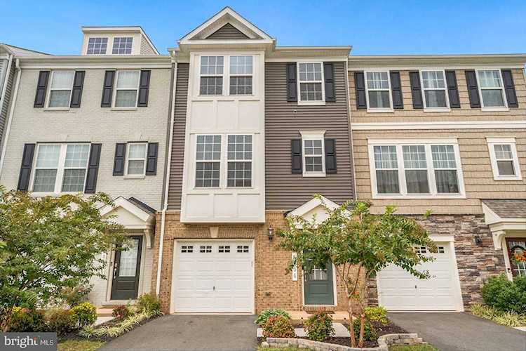 8534 Fortrose Dr Manassas, VA 20109