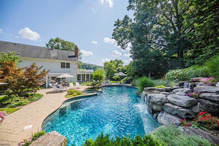 4 Brookrace Dr Mendham Twp., NJ 07945