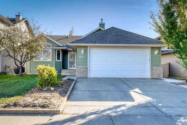 163 Hillview Rd Strathmore, AB T1P 1X1