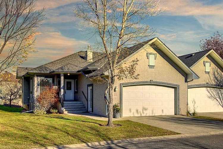 24 Simcoe Place SW Calgary, AB T3H 4T8