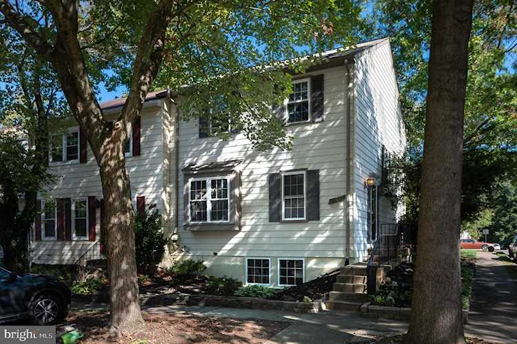 6900 Hamilton Ct Lorton, VA 22079 | MLS® VAFX2026026 Photo 1