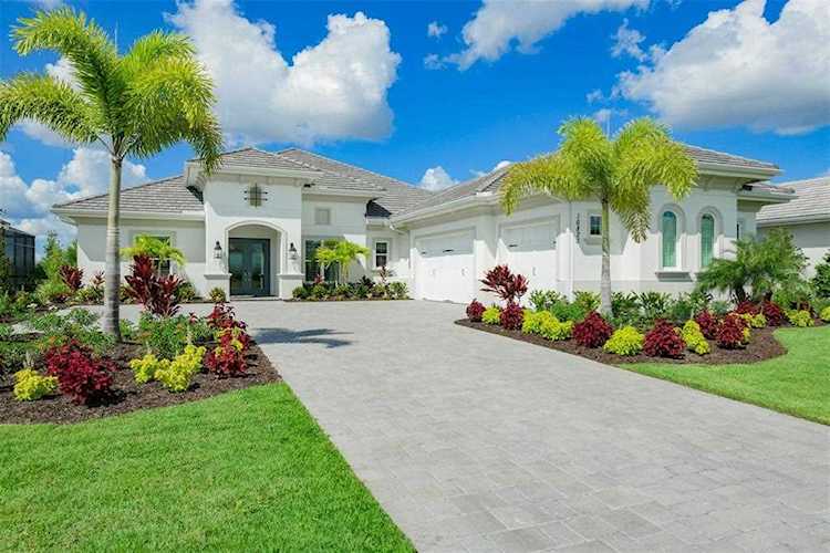 16823 Clearlake Ave Lakewood Ranch, FL 34202