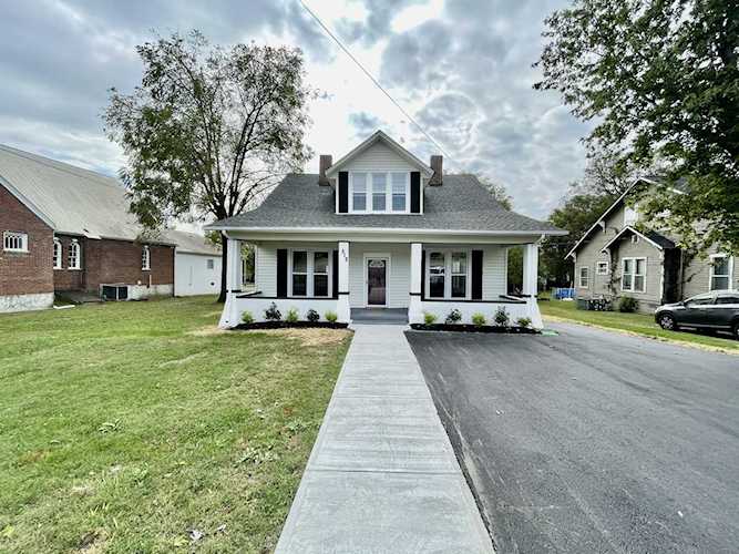 512 W Main St Watertown, TN 37184