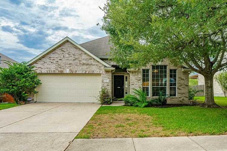 305 Middle Ground CV Austin, TX 78748