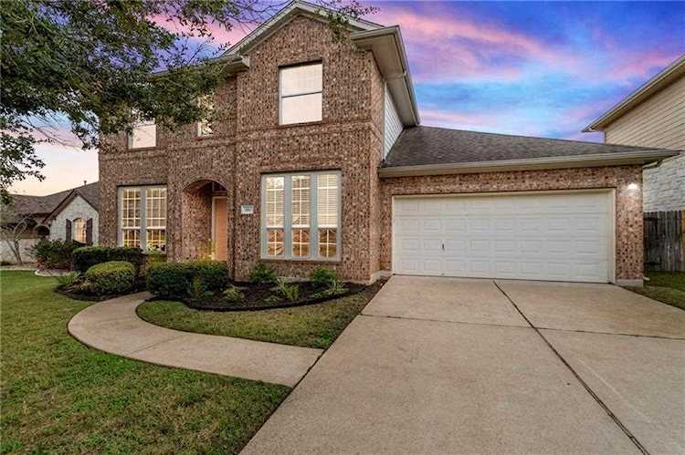 380 Manchester LN Austin, TX 78737