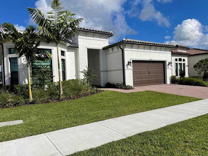 8012 Deer Lake Court Parkland, FL 33067