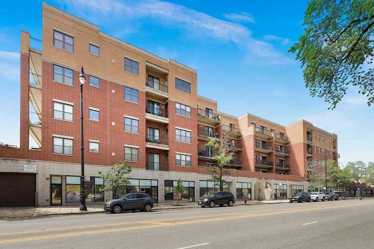 3125 W Fullerton Ave #207 Chicago, IL 60647