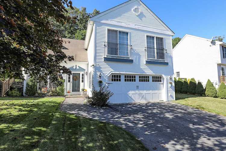 204 Heathrow Ave Manchester, NH 03104