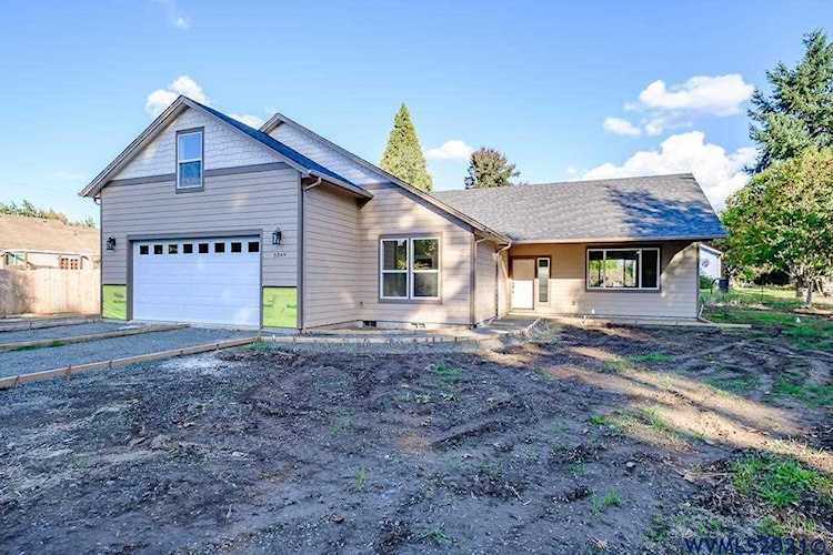 1049 Franklin St Lebanon, OR 97355
