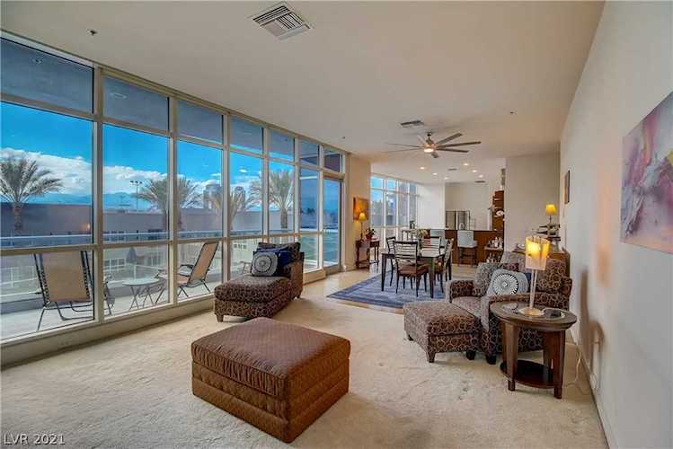 4575 Dean Martin Dr #305 Las Vegas, NV 89103