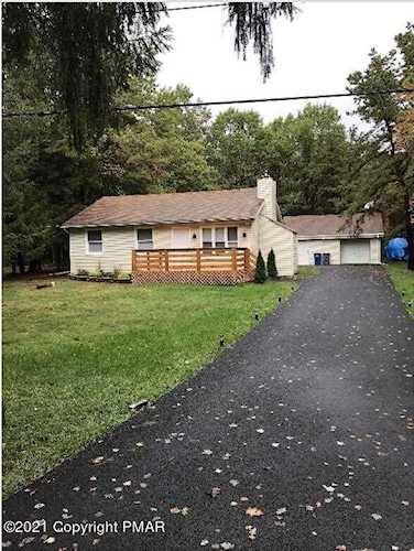 155 N Shore Dr Albrightsville, PA 18210