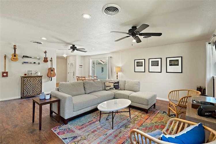 1407 E 16th ST Georgetown, TX 78626