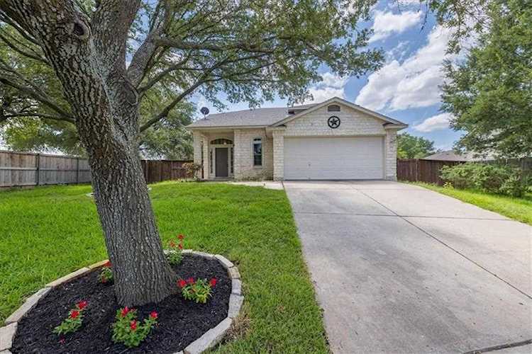 1611 Vera WAY Round Rock, TX 78664