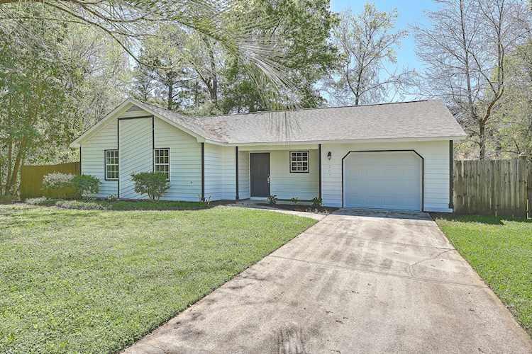 203 Flamingo Dr Ladson, SC 29456
