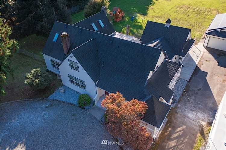 3404 13th St SW Puyallup, WA 98373
