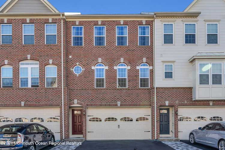 11 Pate Dr Middletown, NJ 07748