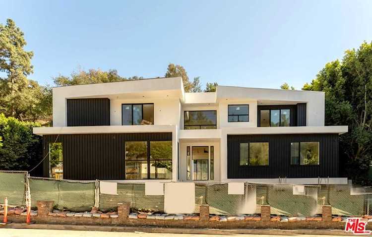 2630 Hutton Dr Beverly Hills, CA 90210