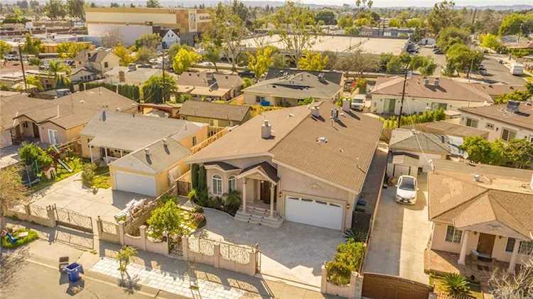 6463 Gilson Ave Valley Glen, CA 91606