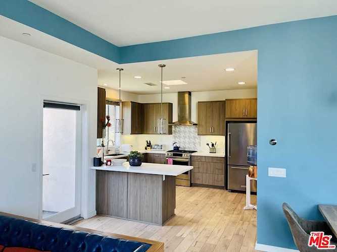 1047 Manzanita St Los Angeles, CA 90029