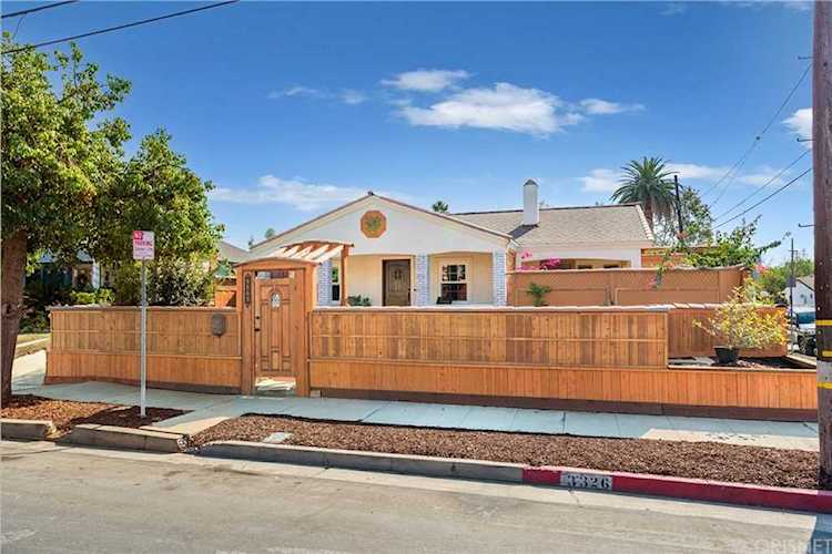3326 London St Silver Lake, CA 90026