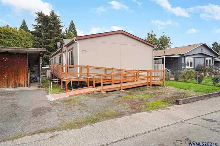 3090 Surfwood Dr Salem, OR 97305