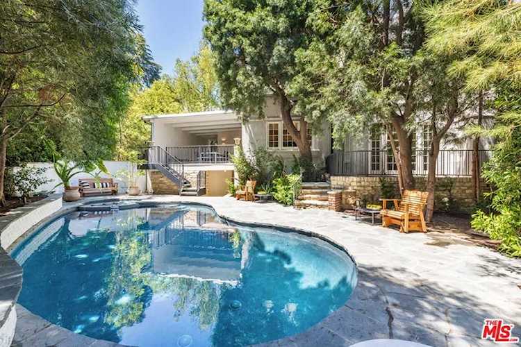 5509 Red Oak Dr Los Angeles, CA 90068