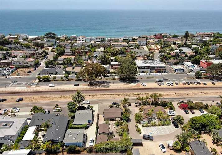 745 N Vulcan Ave Encinitas, CA 92024