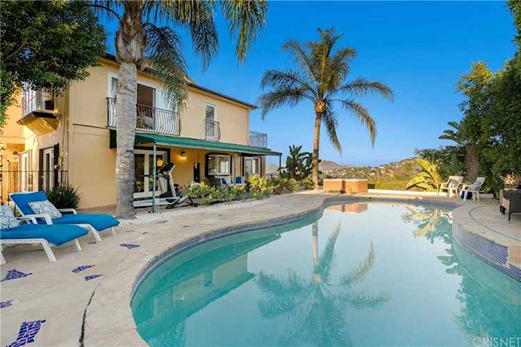 12486 Viewcrest Rd Studio City, CA 91604