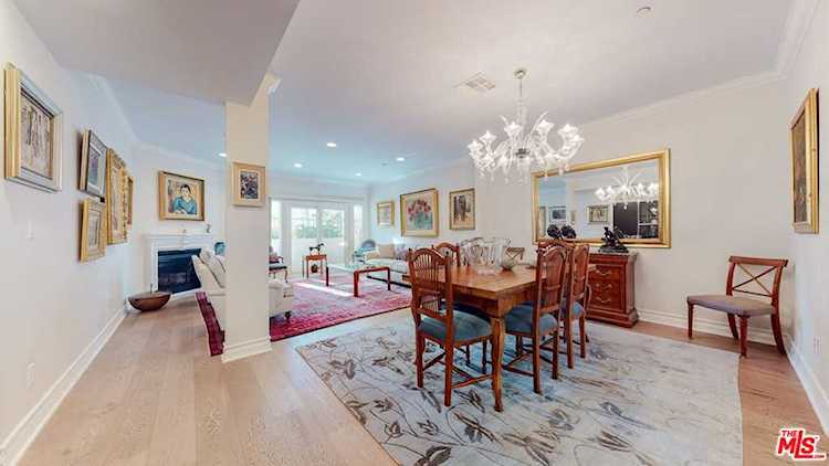 118 S Clark Dr #202 West Hollywood, CA 90048