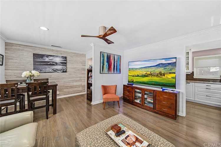 514 1/2 Begonia Ave Corona Del Mar, CA 92625