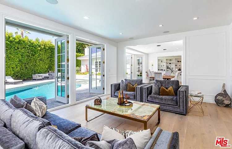 1263 Delresto Dr Beverly Hills, CA 90210