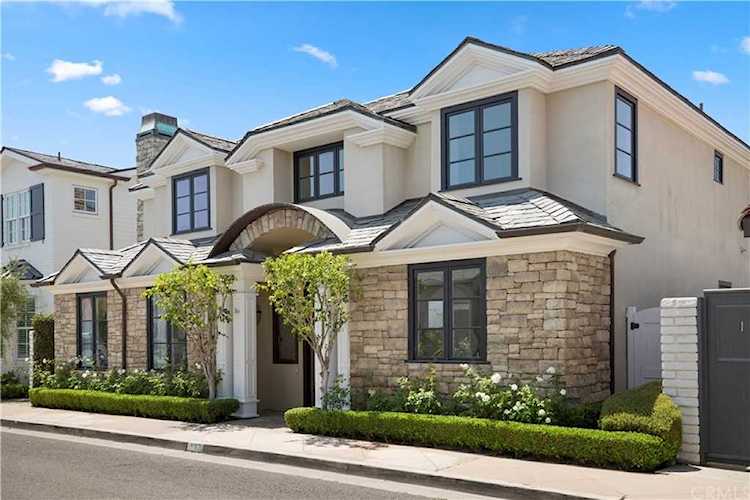 137 Via Havre Newport Beach, CA 92663
