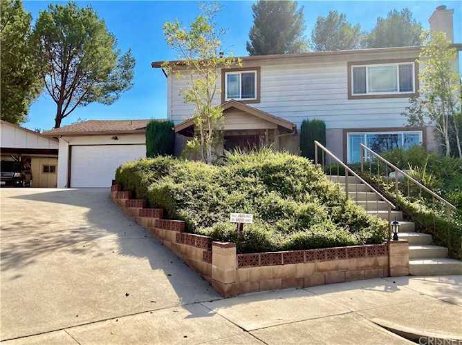 10650 Olympia Place Northridge, CA 91326