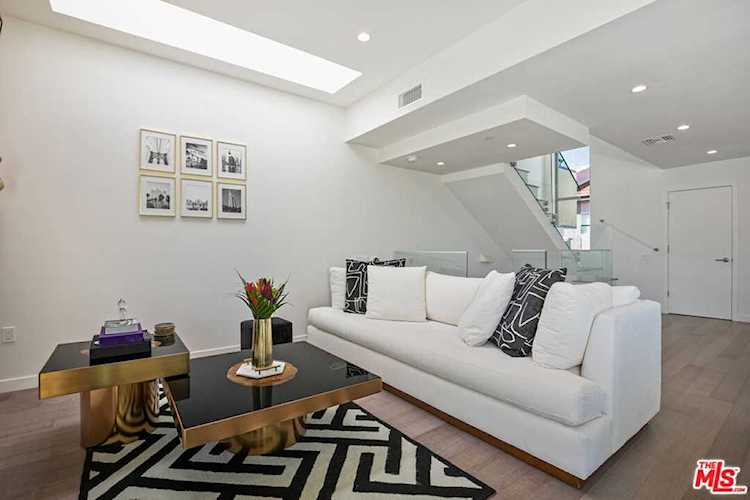 823 N Fuller Ave #C Los Angeles, CA 90046