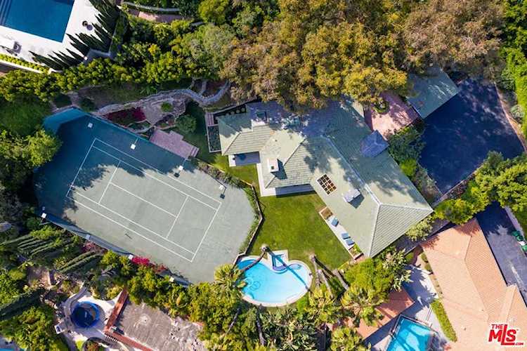 1009 N Beverly Dr Beverly Hills, CA 90210