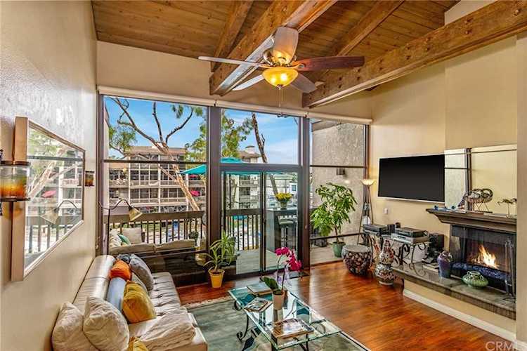 7329 N Marina Pacifica Dr Long Beach, CA 90803