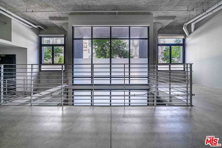 1100 S Grand Ave #A008 Los Angeles, CA 90015