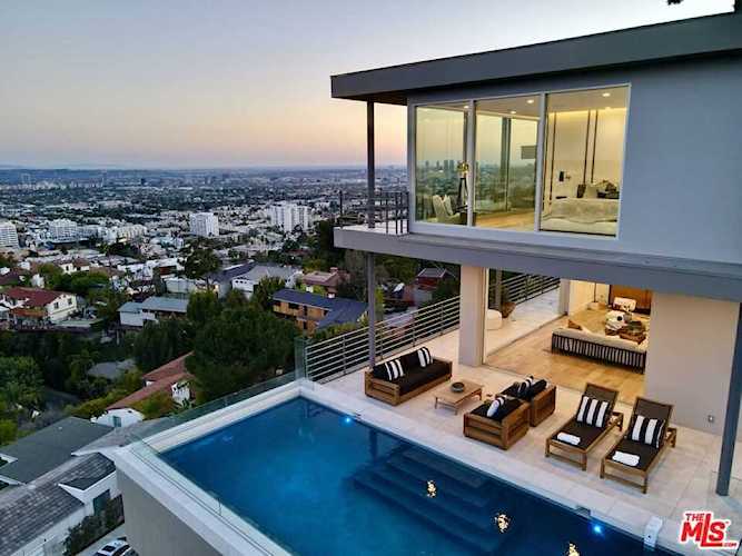 7007 Los Tilos Rd Los Angeles, CA 90068
