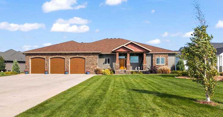 775 Riverbend Rd Oxbow, ND 58047