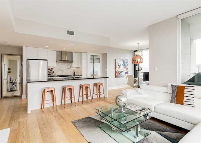 1111 10 St SW #1004 Calgary, AB T2R 1E3