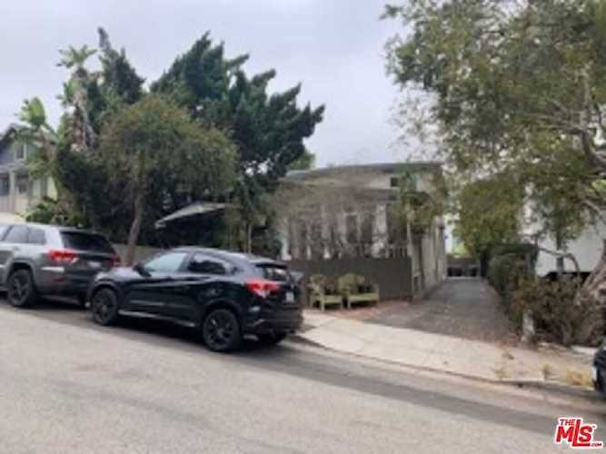 645 Raymond Ave Santa Monica, CA 90405