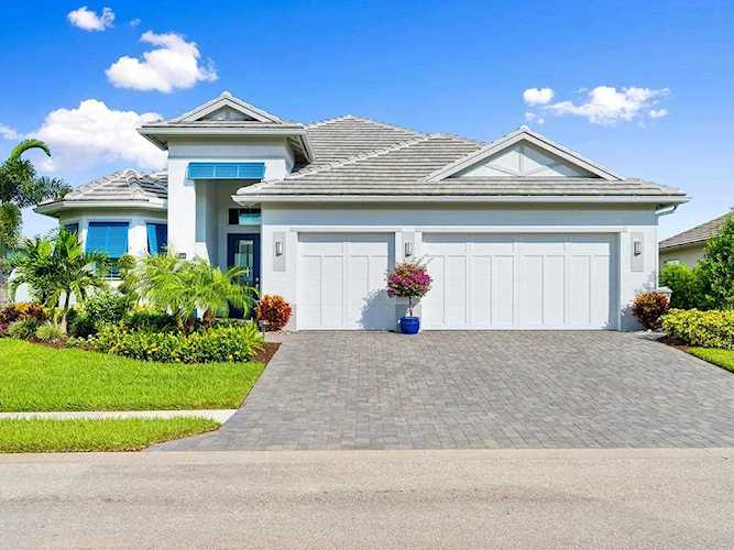 9244 Orchid Cove Circle Vero Beach, FL 32963