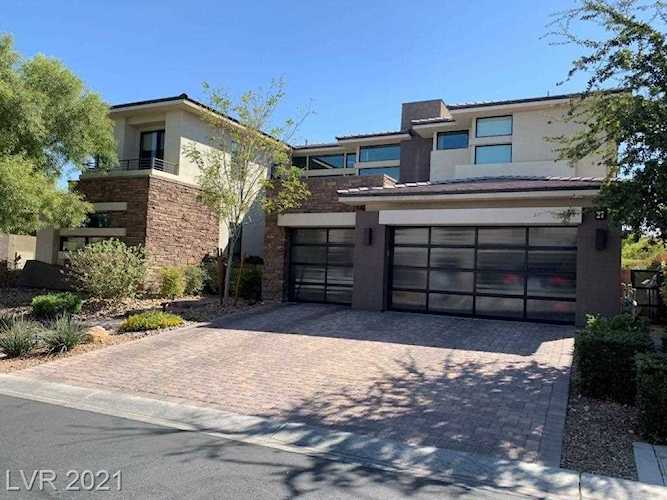 27 Hunting Horn Dr Las Vegas, NV 89135