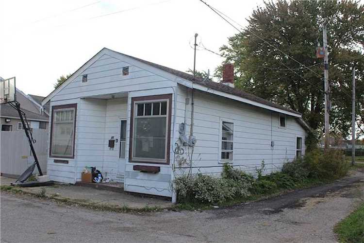 25 W 25th St Anderson, IN 46016 | MLS 21819466 Photo 1