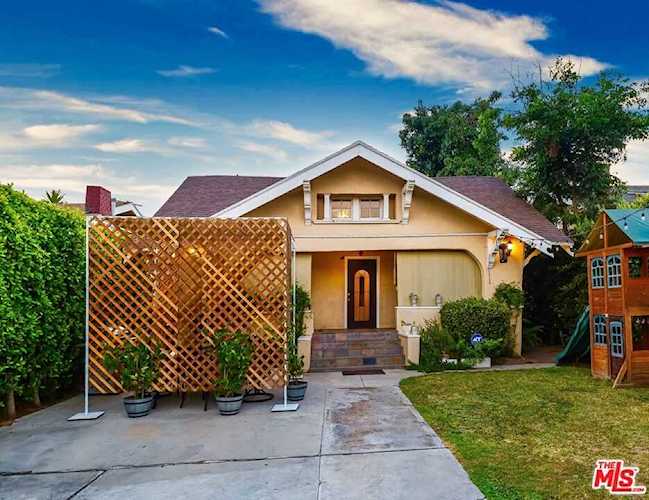 5021 S Gramercy Place Los Angeles, CA 90062