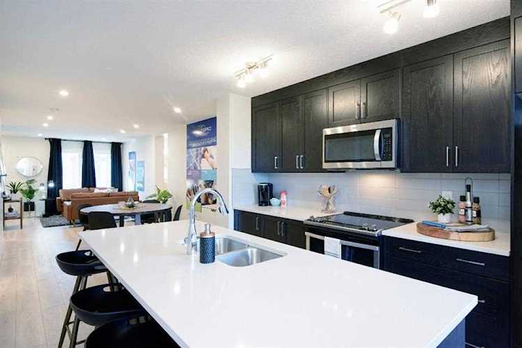 20575 Seton Way SE Calgary, AB T3M 3H1
