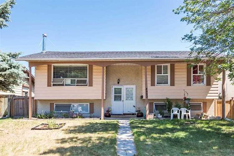 4953 Rundlewood Rd NE Calgary, AB T1Y 1B5